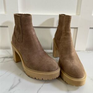 Dolce Vita Caster H2O Boot Size: 7 Barely Worn WATERPROOF